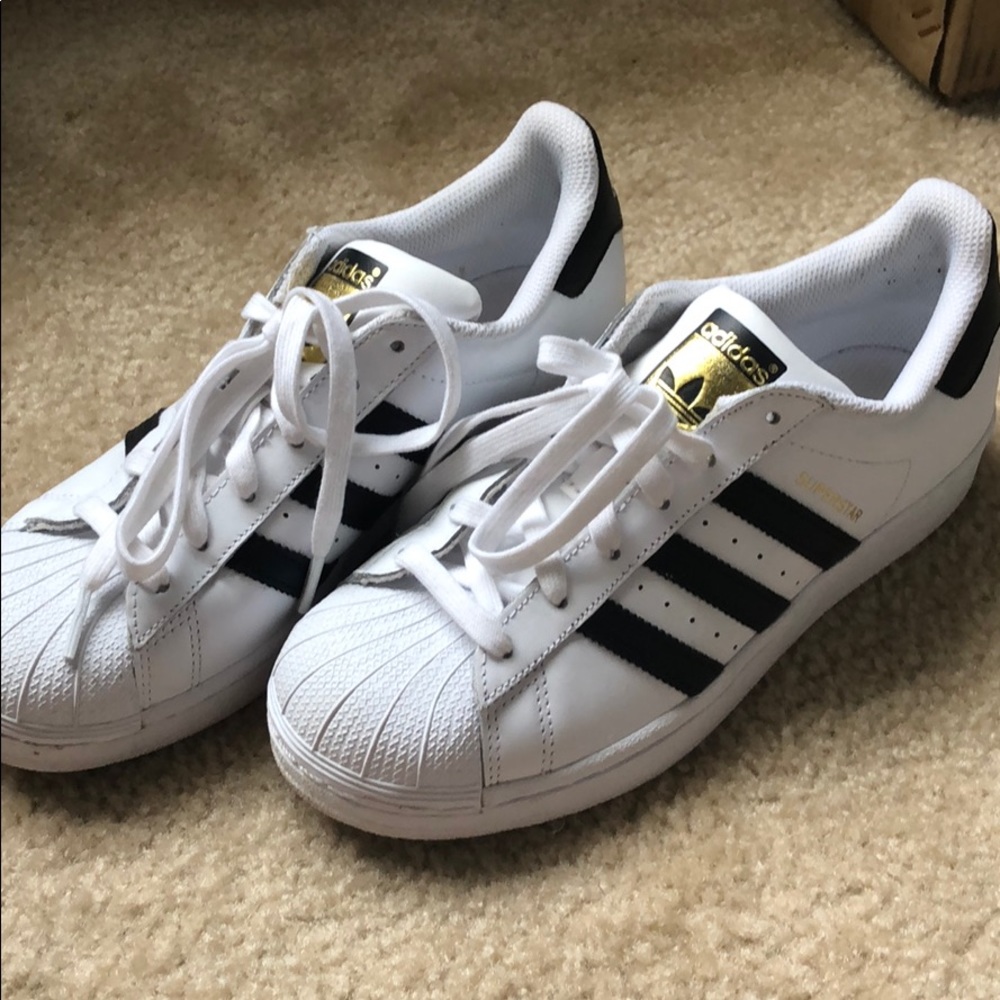 Adidas Sneakers